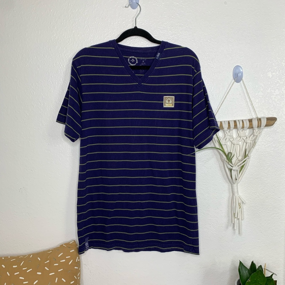 ✨ 4/6 HP! EUC | LRG | V Neck Tee